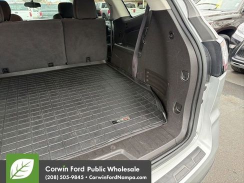 Used 2014 Chevrolet Traverse LT image 31