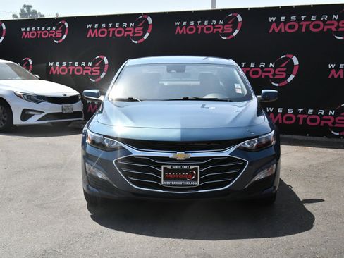 Used 2024 Chevrolet Malibu LT FWD image 2