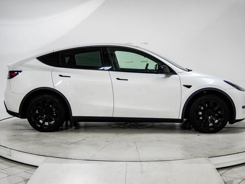 Used 2023 Tesla Model Y Long Range AWD/4WD image 11