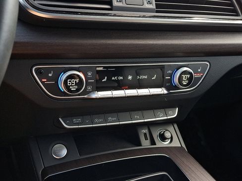 Used 2022 Audi Q5 2.0T Premium image 17