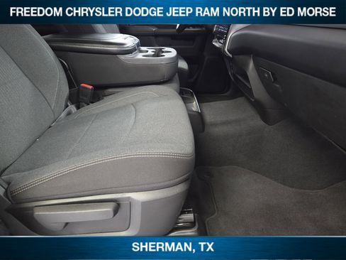 Used 2024 RAM 2500 Big Horn w/ Sport Appearance Package image 9