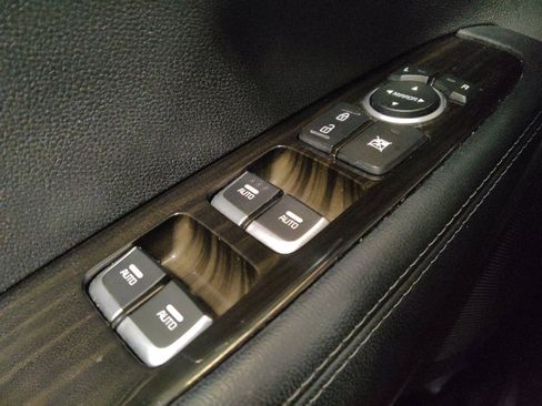 Used 2019 Kia Sorento EX image 27