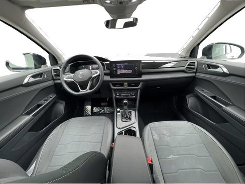 Used 2025 Volkswagen Taos SE FWD image 37
