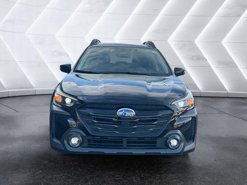 Used 2025 Subaru Outback Onyx Edition image 2
