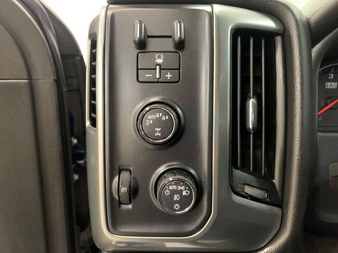 Used 2017 Chevrolet Silverado 1500 LT w/ All Star Edition AWD/4WD image 23
