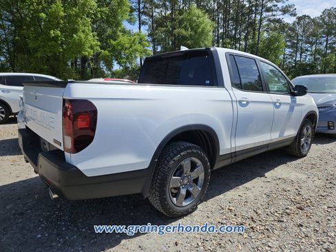 Certified 2025 Honda Ridgeline TrailSport image 5