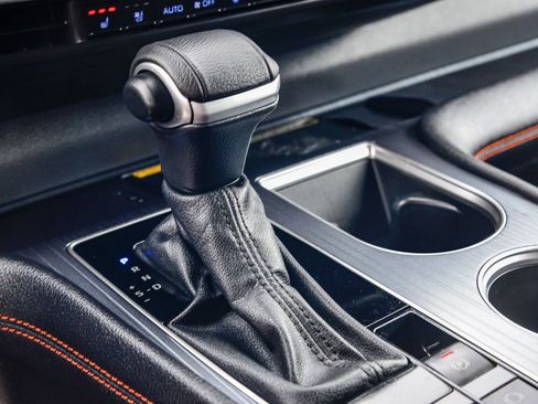 Certified 2024 Toyota Sienna XSE image 23