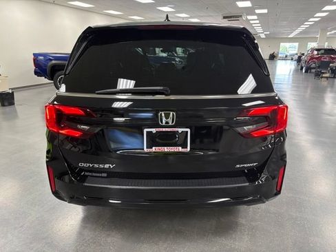 Used 2025 Honda Odyssey Sport-L image 6