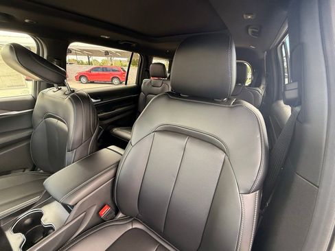 New 2026 Jeep Grand Cherokee L Limited w/ Luxury Tech Group II RWD image 22