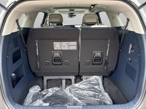 New 2026 Kia Carnival SX Prestige FWD image 9