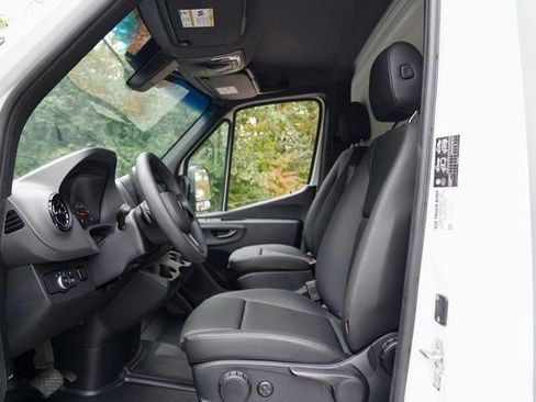 Used 2023 Mercedes-Benz Sprinter 3500 image 11