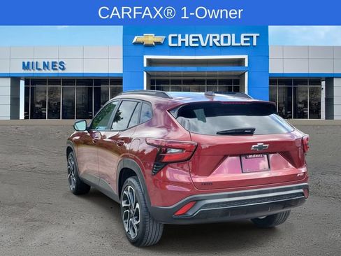 Certified 2024 Chevrolet Trax RS w/ Sunroof Package FWD image 3