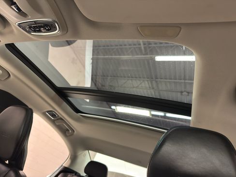 Used 2019 Volvo S60 T8 Inscription image 15