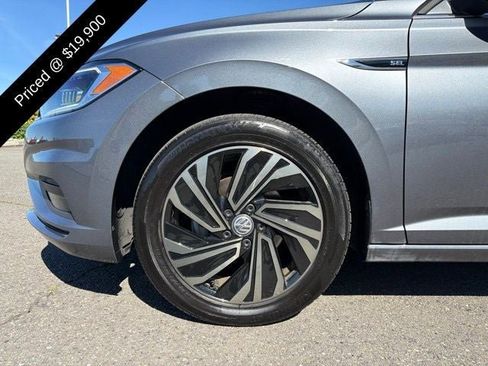 Used 2019 Volkswagen Jetta SEL Premium FWD image 3