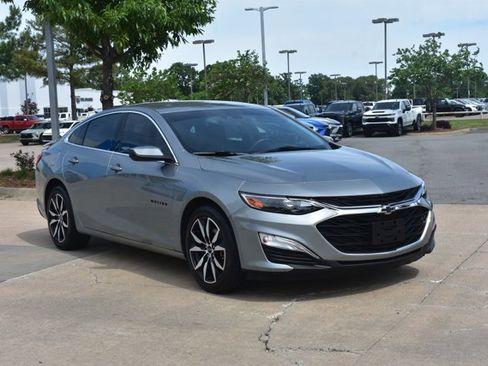 Used 2025 Chevrolet Malibu RS FWD image 3