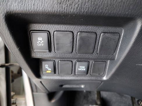 Used 2020 Nissan Pathfinder SV image 25