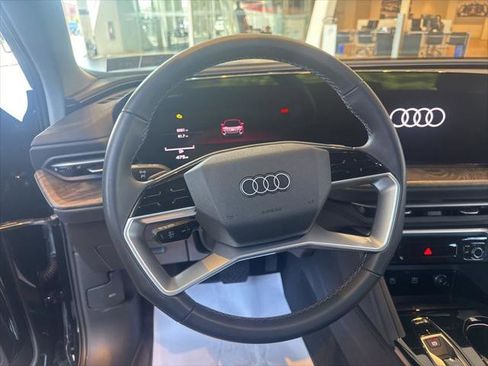 Used 2025 Audi Q5 Premium w/ Convenience Package AWD/4WD image 20