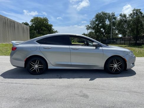 Used 2015 Chrysler 200 Limited w/ Convenience Group FWD image 6
