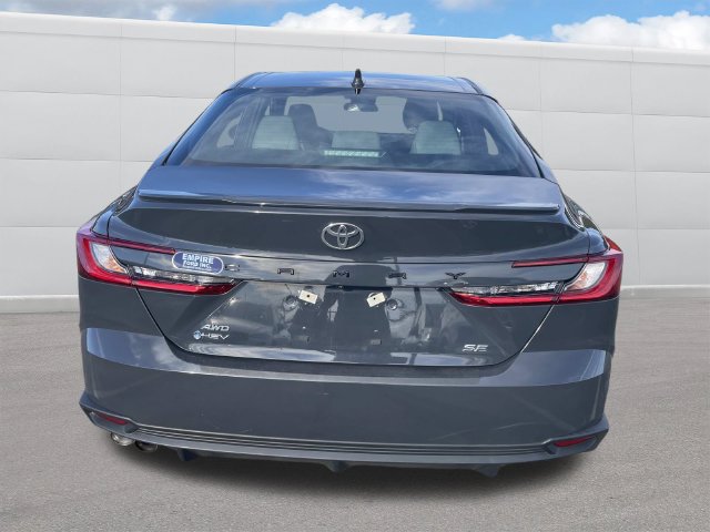 Used 2025 Toyota Camry SE AWD/4WD image 4