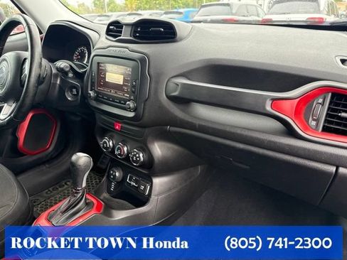 Used 2016 Jeep Renegade Trailhawk AWD/4WD image 13