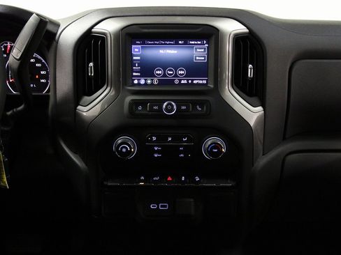 Used 2022 Chevrolet Silverado 1500 Custom Trail Boss w/ Safety Confidence Package image 16