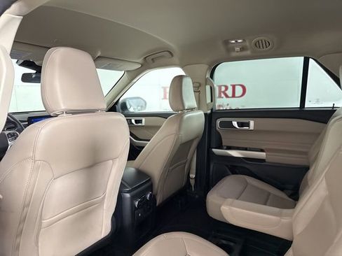 Used 2021 Ford Explorer XLT w/ Equipment Group 202A image 14