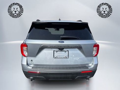 Certified 2022 Ford Explorer XLT w/ Equipment Group 202A image 6