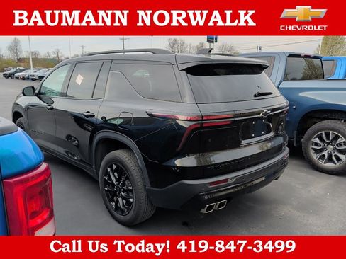 Used 2025 Chevrolet Traverse LT w/ Midnight/Sport Edition image 12