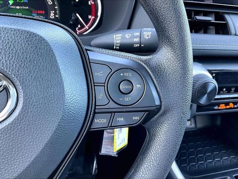 Certified 2025 Toyota RAV4 LE image 24