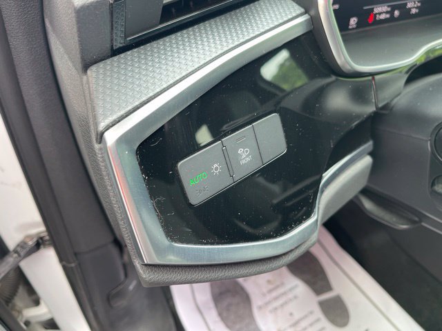 Used 2020 Audi Q3 2.0T Prestige AWD/4WD image 18