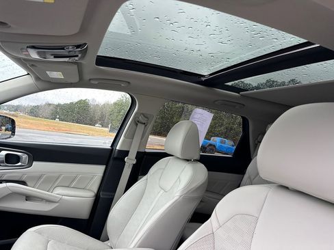 Used 2024 Kia Sorento SX image 36