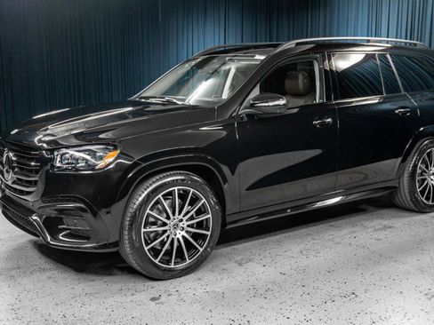 New 2025 Mercedes-Benz GLS 450 4MATIC image 1