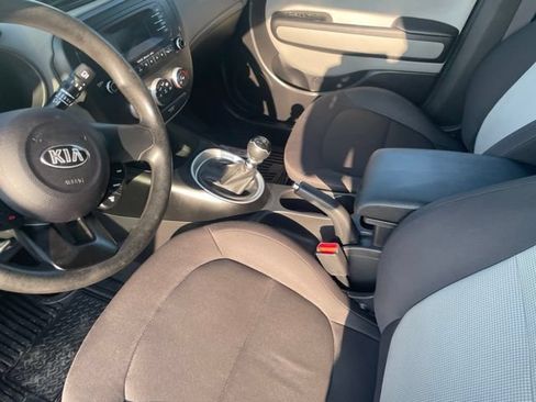 Used 2015 Kia Soul FWD image 24