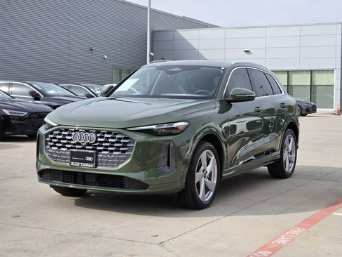 Certified 2025 Audi Q5 Prestige image 4