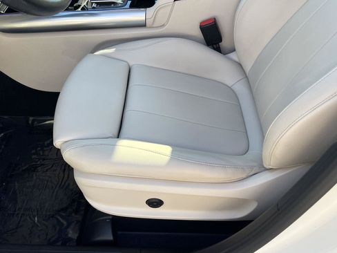 Used 2021 Mercedes-Benz GLA 250 4MATIC image 33