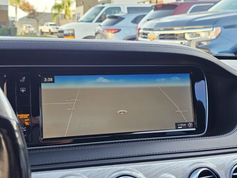 Used 2016 Mercedes-Benz S 550 Sedan image 38