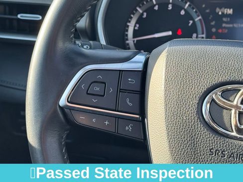 Used 2021 Toyota Highlander XLE image 24