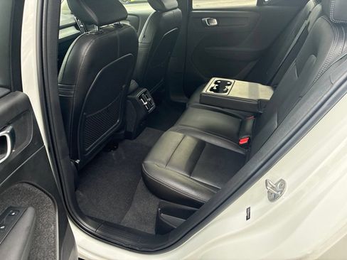 Certified 2024 Volvo XC40 B5 Plus w/ Protection Package Premier AWD/4WD image 6