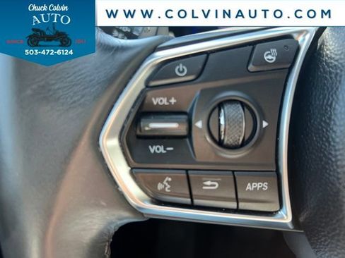 Used 2024 Acura MDX SH-AWD w/ Technology Package image 17