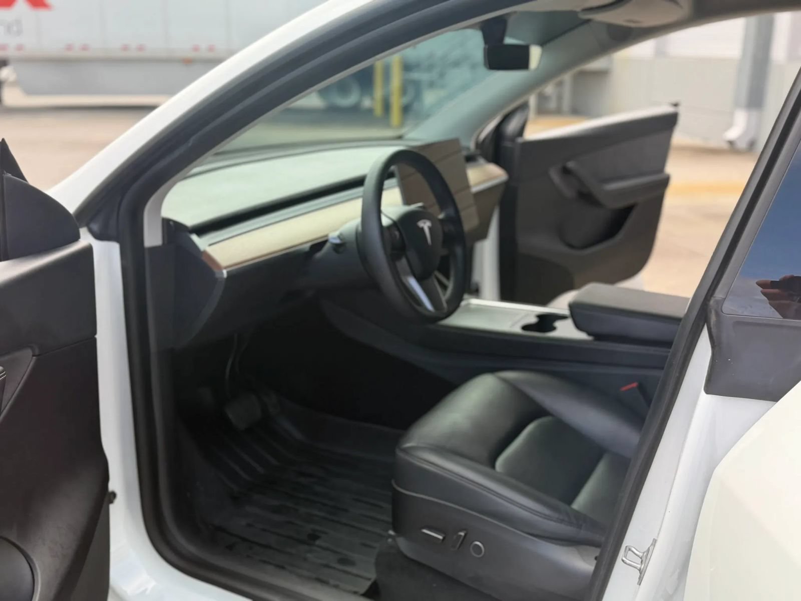 Used 2021 Tesla Model Y Long Range AWD/4WD image 16