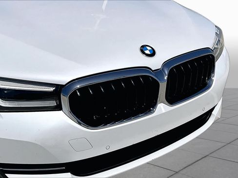 Used 2023 BMW 530i w/ Convenience Package RWD image 28
