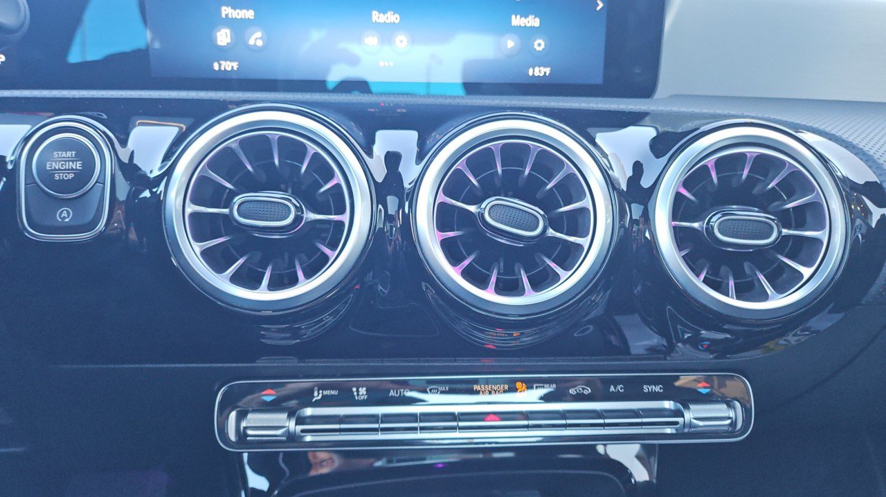 Used 2025 Mercedes-Benz CLA 250 image 19