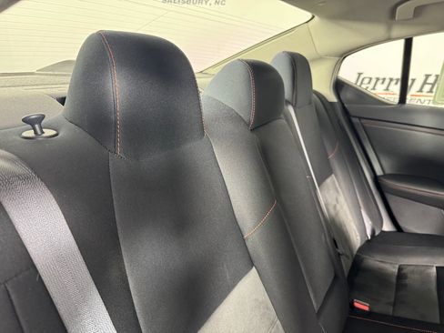 Used 2024 Nissan Sentra SR FWD image 29