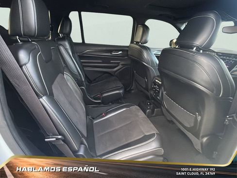 Used 2023 Jeep Grand Cherokee L Altitude image 27