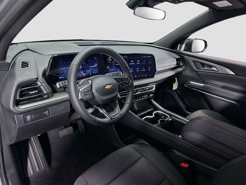 New 2026 Chevrolet Traverse LT w/ Sun and Wheel Package FWD image 10