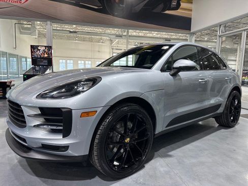 Used 2021 Porsche Macan AWD/4WD image 1
