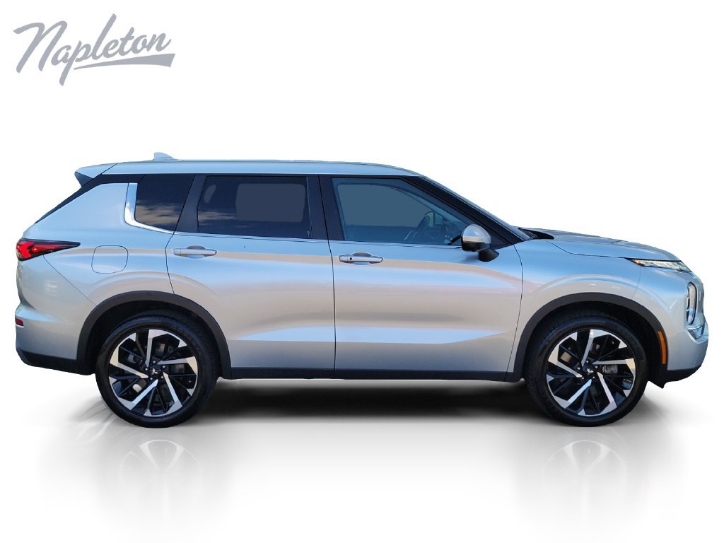 Used 2024 Mitsubishi Outlander SE AWD/4WD image 7