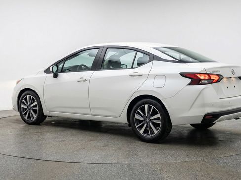 Used 2025 Nissan Versa SV image 6