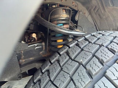 Used 2018 Toyota Tacoma TRD Off-Road w/ Technology Package image 26