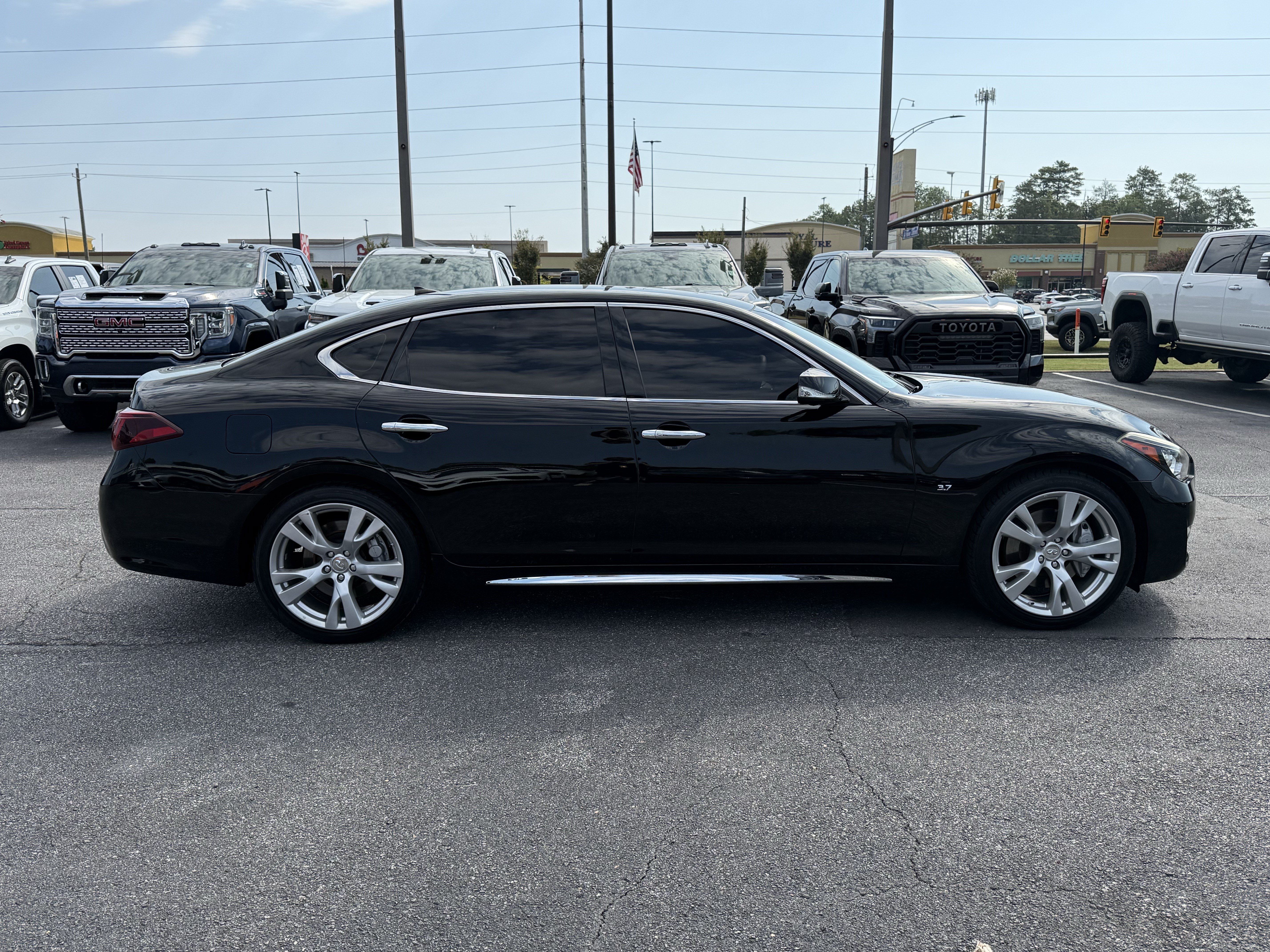 Used 2018 INFINITI Q70 L 3.7 w/ Sensory Package RWD image 12